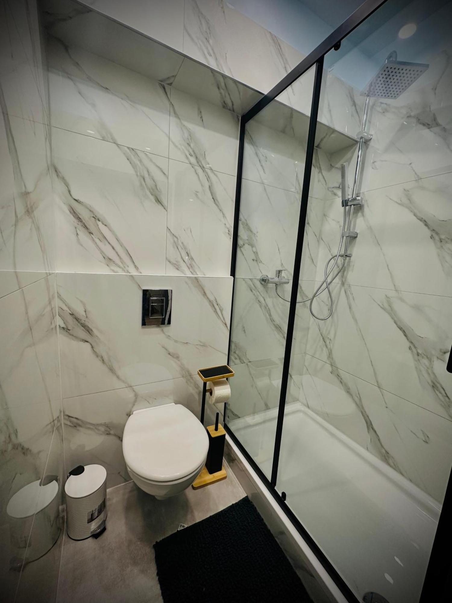 Appartement Private And Elegant In Residential Vienne