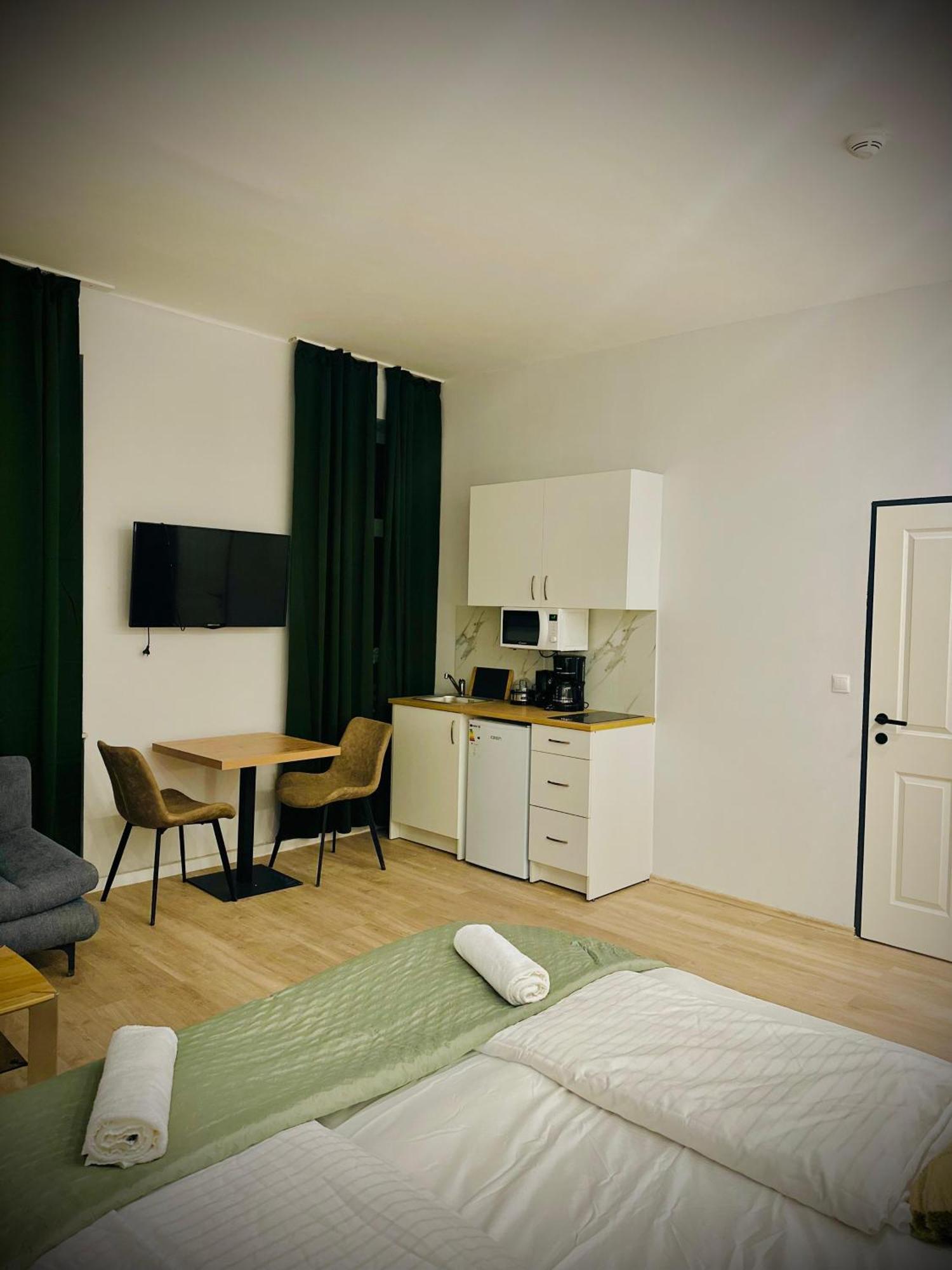 Appartement Private And Elegant In Residential Vienne
